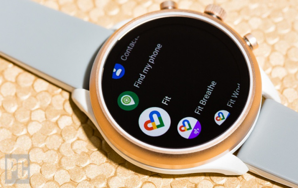 Fossil smart watch app list with Contacts at the top